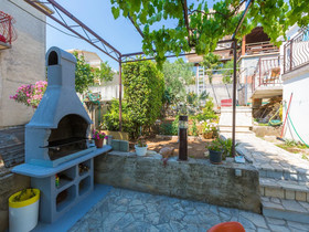 Apartments Adrasteja