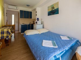 Apartments Adrasteja
