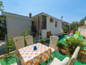 Apartments Adrasteja