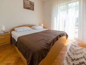 Apartments Adrasteja