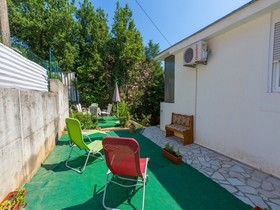 Apartments Adrasteja