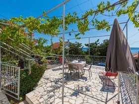 Apartments Adrasteja