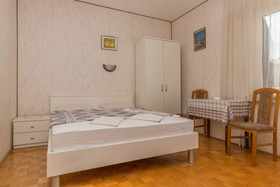 Apartments And Room Mauro
