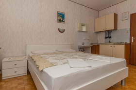 Apartments And Room Mauro