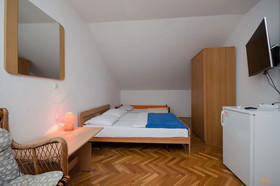 Apartments And Rooms Jaka