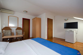 Apartments And Rooms Jaka