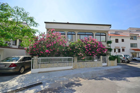 Apartments And Rooms Jaka
