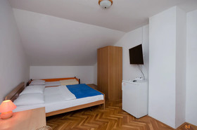Apartments And Rooms Jaka