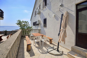 Apartments And Rooms Jaka