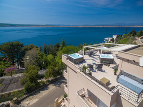 Apartments and Rooms Nensi