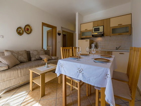 Apartments and Rooms Nensi