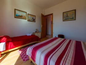 Apartments and Rooms Nensi