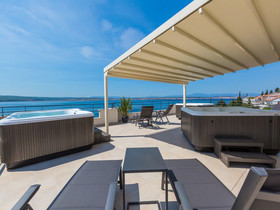 Apartments and Rooms Nensi