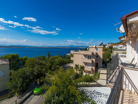 Apartments and Rooms Nensi