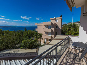 Apartments and Rooms Nensi