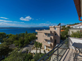 Apartments and Rooms Nensi