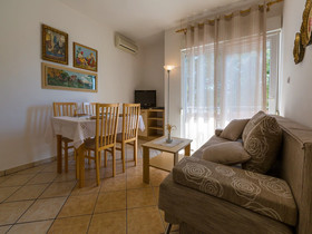 Apartments and Rooms Nensi