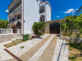 Apartments Ankica