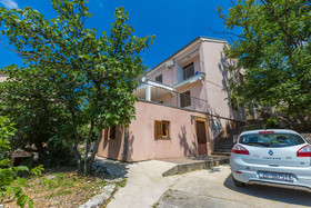 Apartments Bartulin