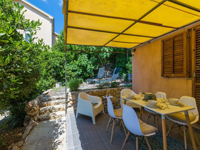 Apartments Bartulin