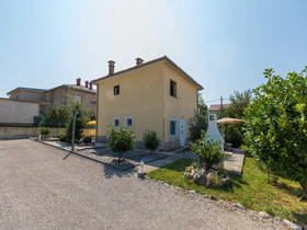 Apartments Ksenija