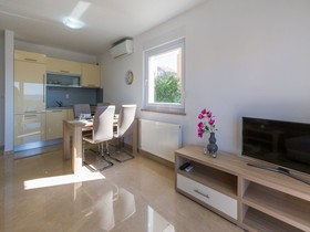 Apartments Livaja