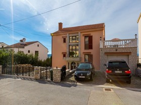 Apartments Mara