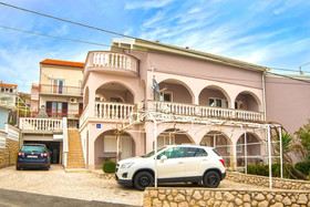 Apartments Mirela