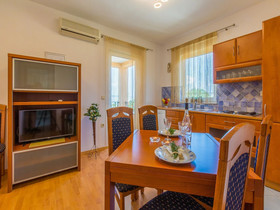 Apartments Pekera