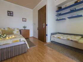Apartments Pekera