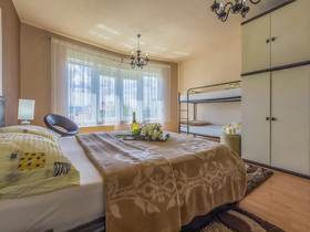 Apartments Pekera