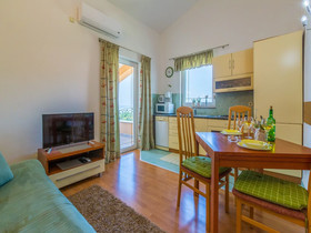 Apartments Pekera