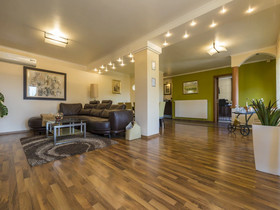 Apartments Pekera