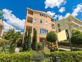 Apartments Pekera
