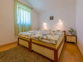 Apartments Pekera