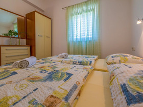 Apartments Pekera