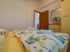 Apartments Pekera