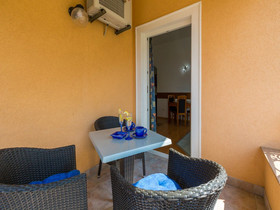 Apartments Pekera