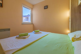 Apartments Petak Novi