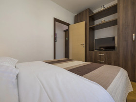 Apartments Theo