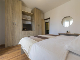 Apartments Theo