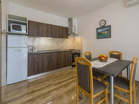 Apartments Theo