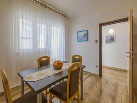 Apartments Theo