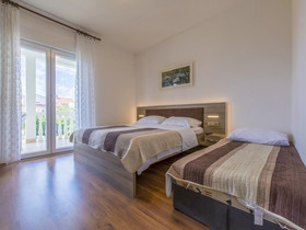 Apartments Theo
