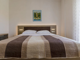 Apartments Theo