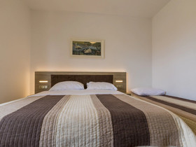 Apartments Theo