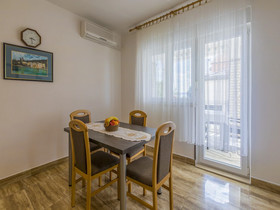 Apartments Theo