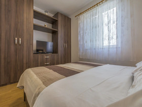 Apartments Theo