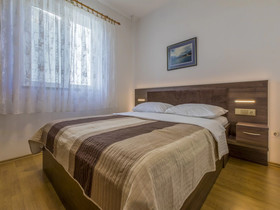 Apartments Theo