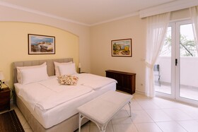 Hotel Abalone